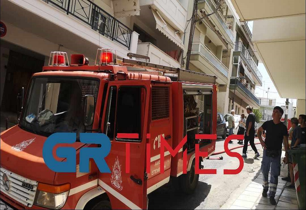 Θεσσαλονίκη: Φωτιά σε διαμέρισμα στις Συκιές (ΦΩΤΟ-VIDEO) - GRTimes.gr